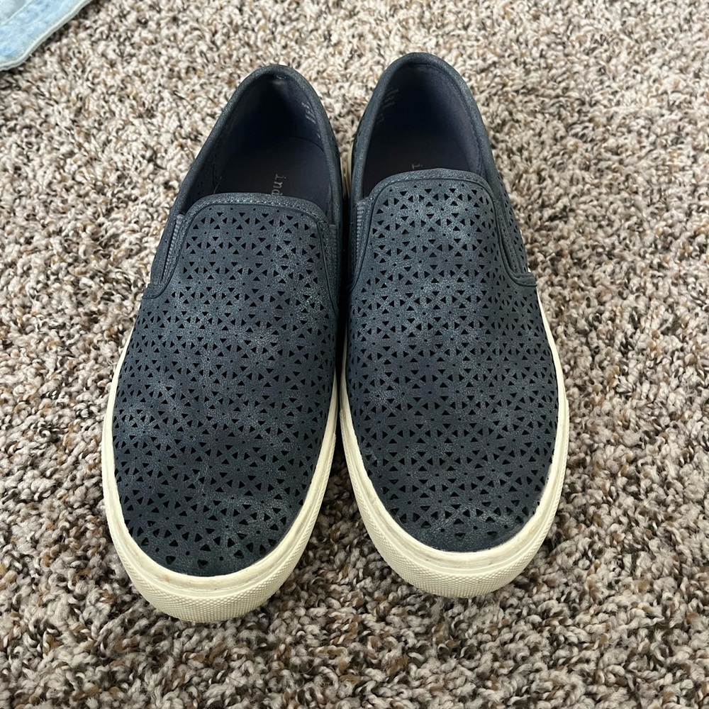 Blue indigo rd sneakers size 7.5 women’s